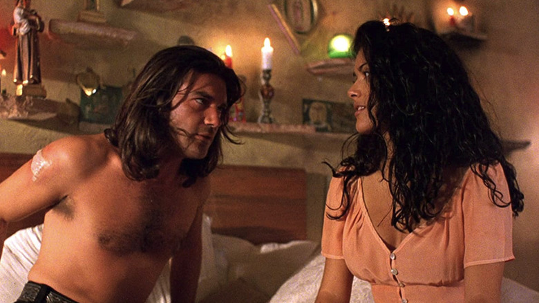 Stills of Salma Hayek and Antonio Banderas for Desperado (1995