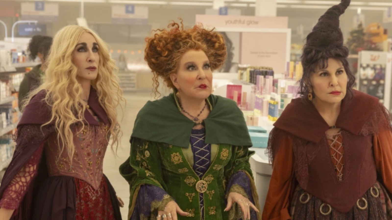 Details Kids Won't Catch In Hocus Pocus 2