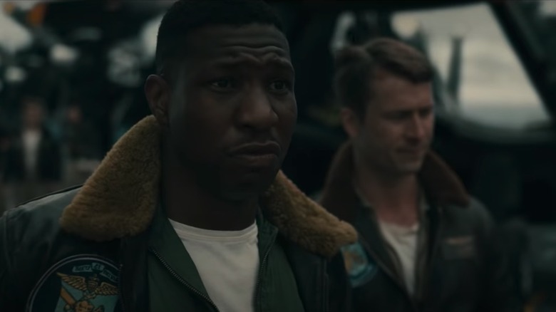 Jonathan Majors and Glen Powell in Devotion