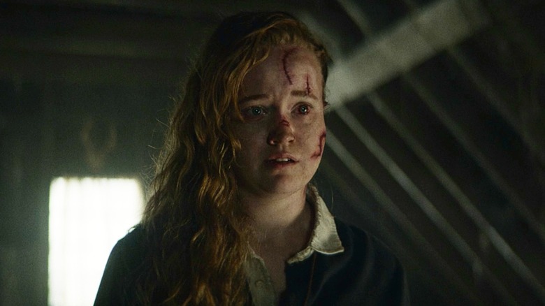 Van telling Taissa about her fears.