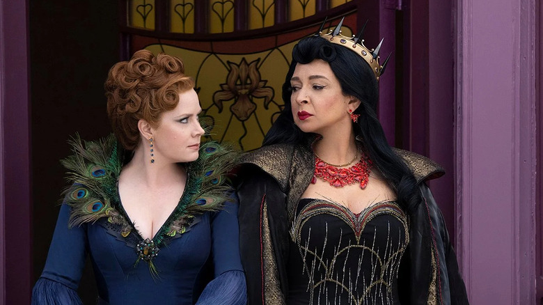 Amy Adams and Maya Rudolph in Disenchanted