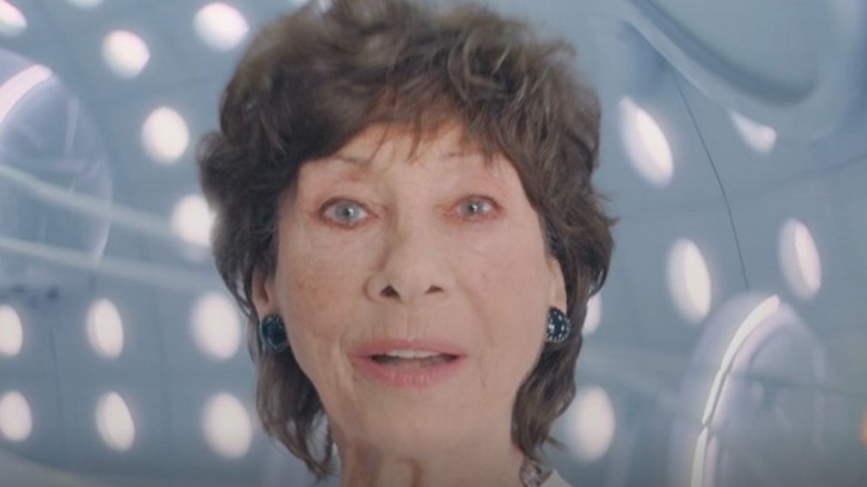 Carole Ann Ford sebagai Susan di dalam tardis di Doctor Who