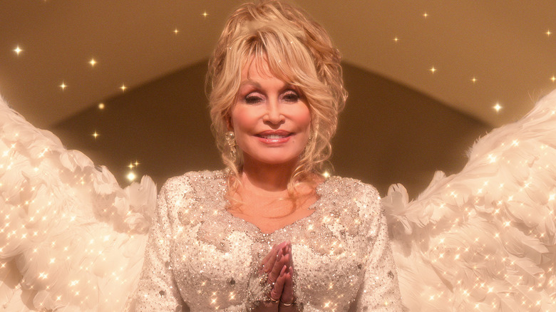 Dolly Parton's Christmas on the Square