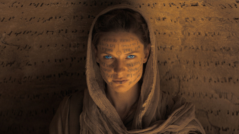 Jessica with Fremen writings on her face in "Dune" (2021)