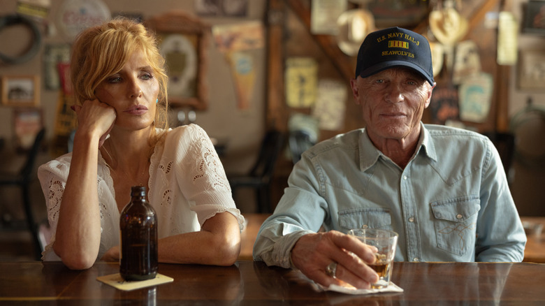 Ed Harris as Everett McKinney