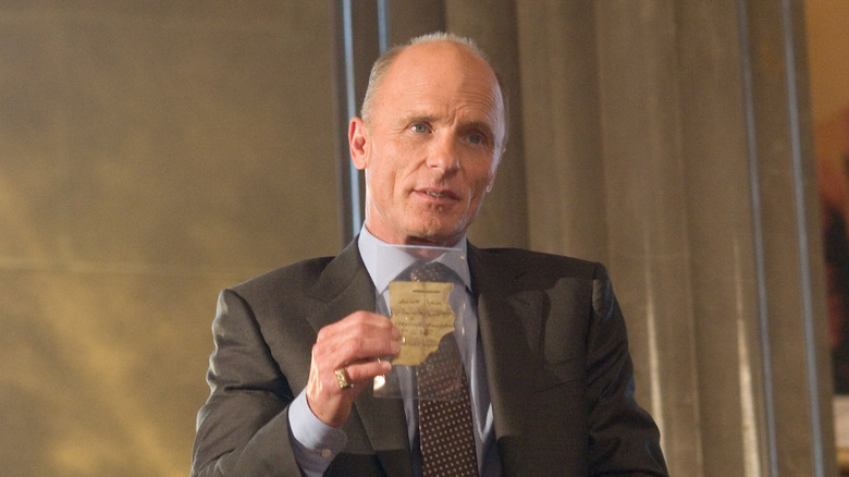 Ed Harris looks evil