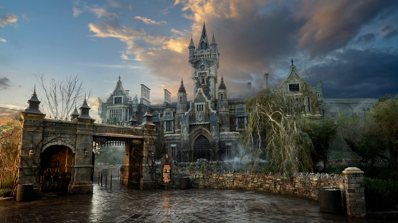 Monsters Unchained: The Frankenstein Experiment ride building at Epic Universe