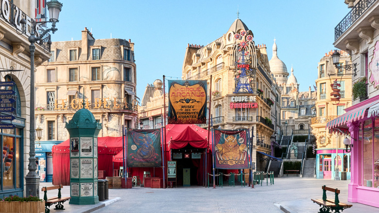 the streets of wizarding Paris in Epic Universe
