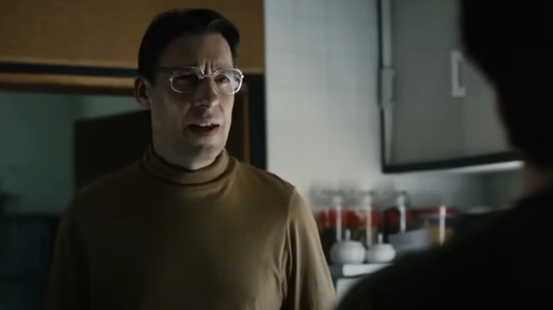 Peter (Craig Parkinson) is confronted by Stefan (Fionn Whitehead) in Black Mirror: Bandersnatch