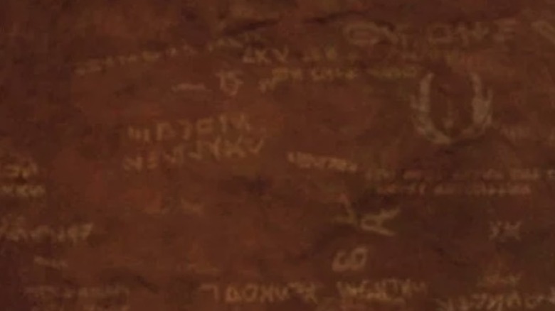 Wall carvings in Obi-Wan Kenobi episode 5