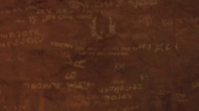 Wall carvings in Obi-Wan Kenobi episode 5