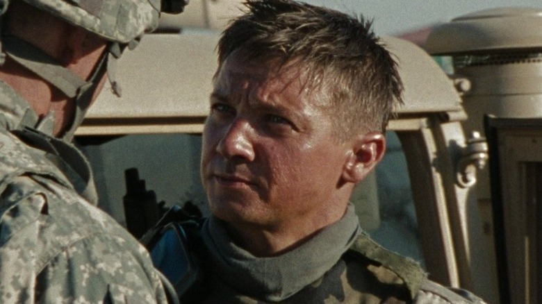 James talking to someone The Hurt Locker