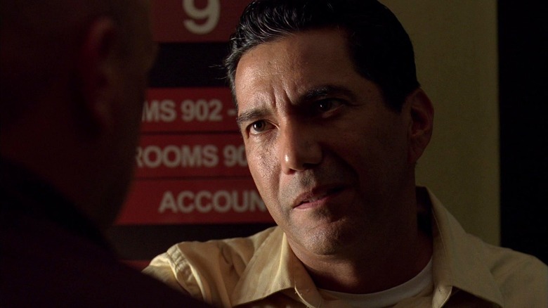 Steven Michael Quezada's Steve Gomez looking at Dean Norris' Hank Schrader in Breaking Bad