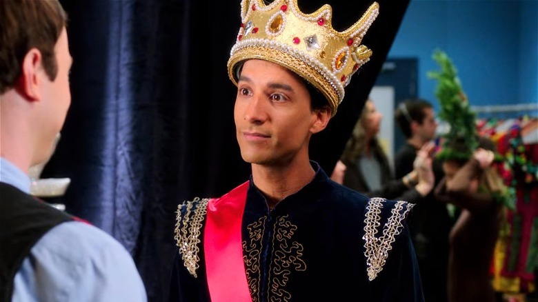 Abed Danny Pudi wearing crown Glee Club episode