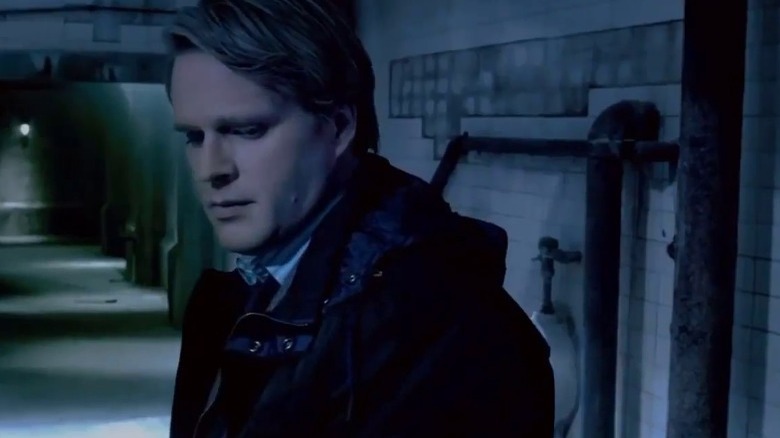 Cary Elwes restroom