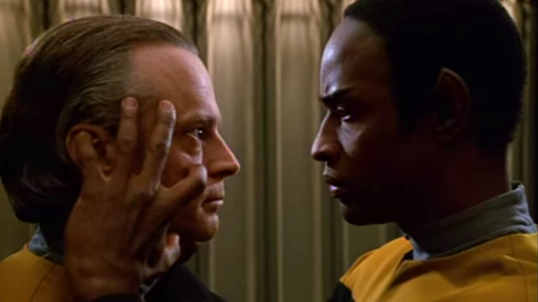 Tuvok mind melds with Lon Suder