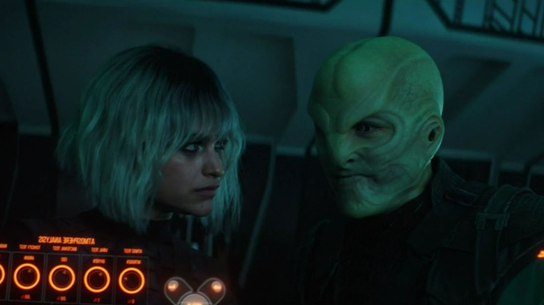 Moll and L'Ak looking at each other in Star Trek: Discovery