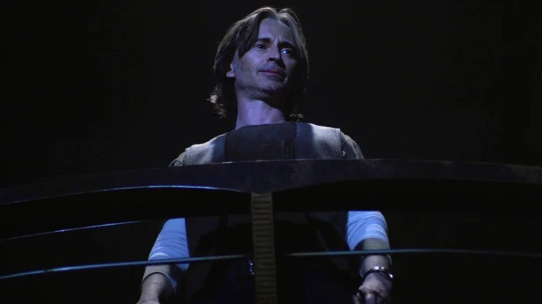 Robert Carlyle's Nicholas Rush looking concerned on Stargate Universe