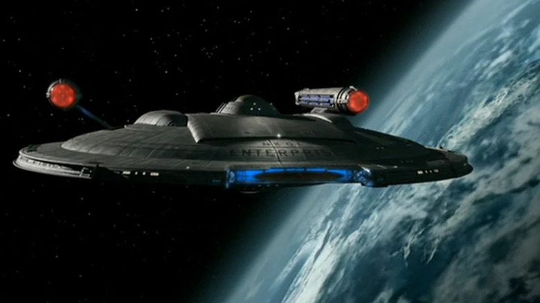 The Enterprise NX-01 orbits a planet in Star Trek: Enterprise