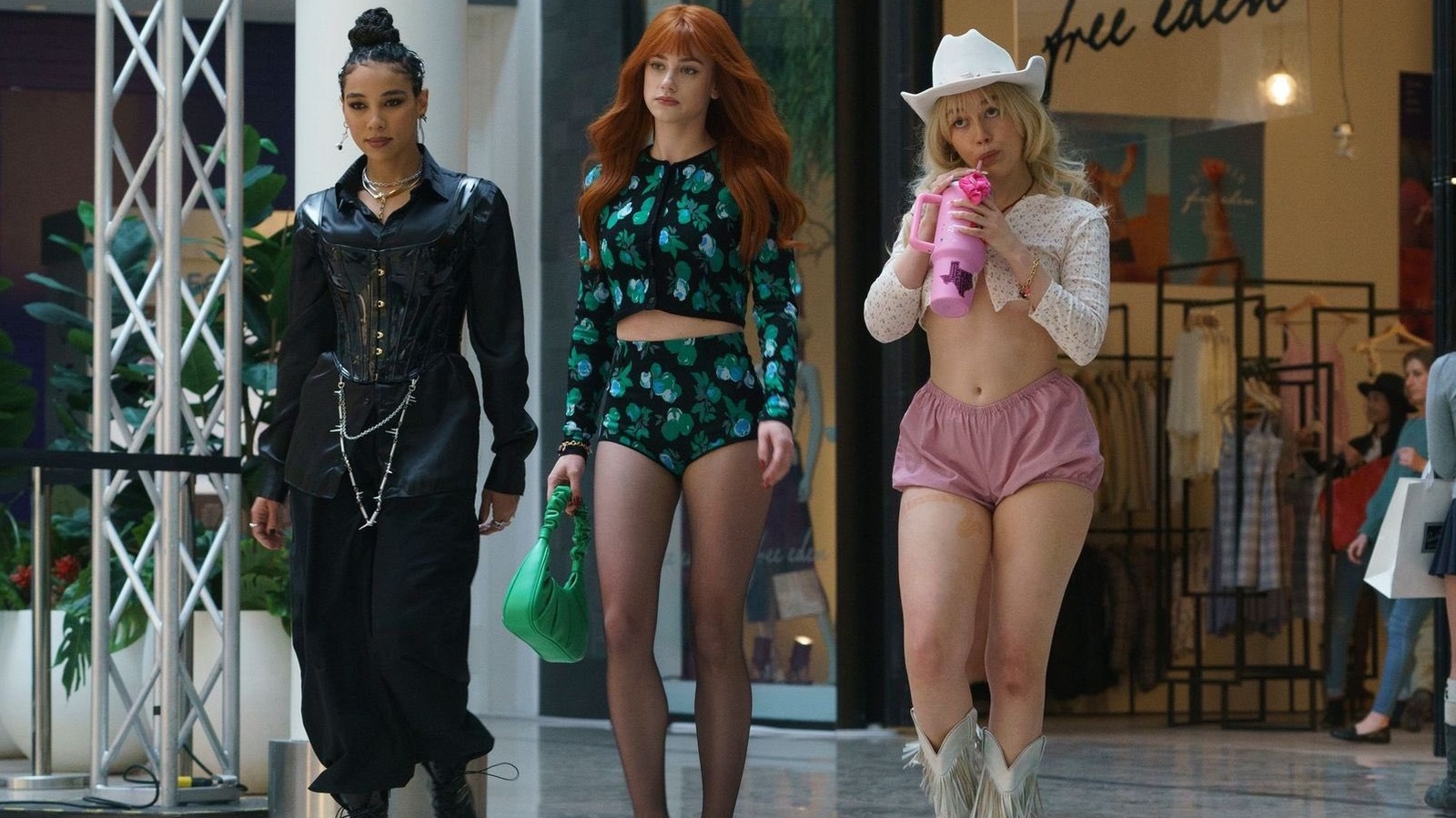 Forbidden Fruits is voorbestemd om een cultklassieker te worden, dus je kunt hem net zo goed nu bekijken