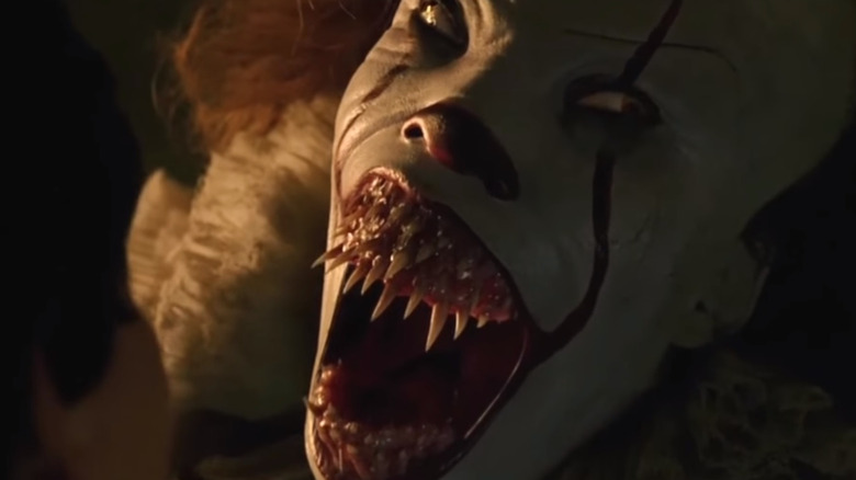 Pennywise fangs in It