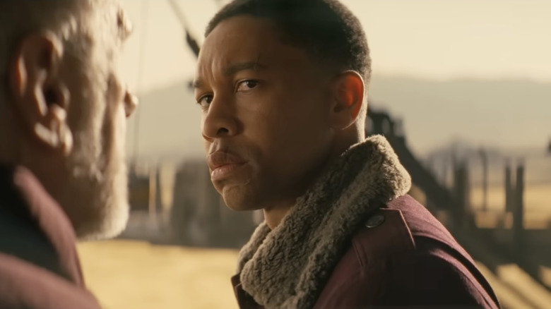 Aaron Moten as Maximus looking serious on Fallout