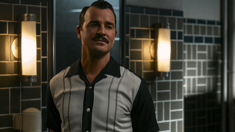 Justin Theroux as Robert House standing in a brightly-lit room in Fallout