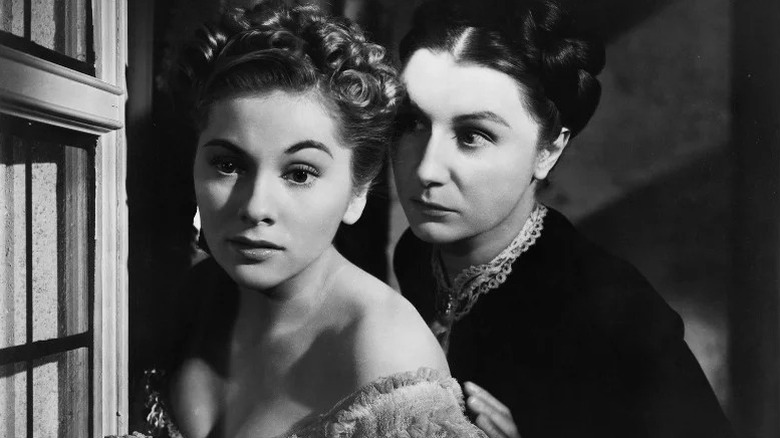 Ms. Danvers standing behind Mrs. de Winter in Rebecca