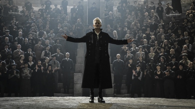 Fantastic Beasts Grindelwald crowd 