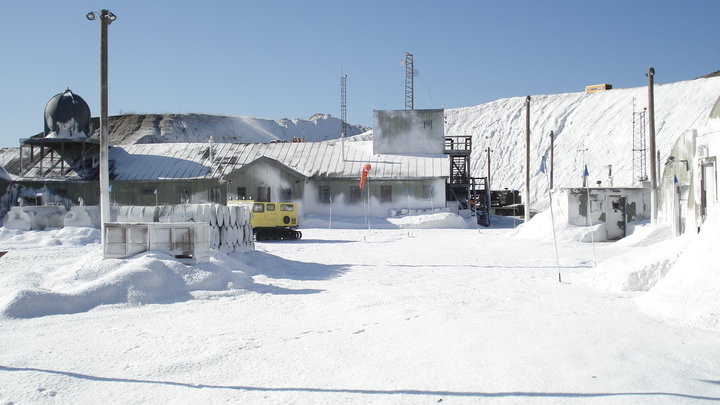 the-thing-norwegian-camp