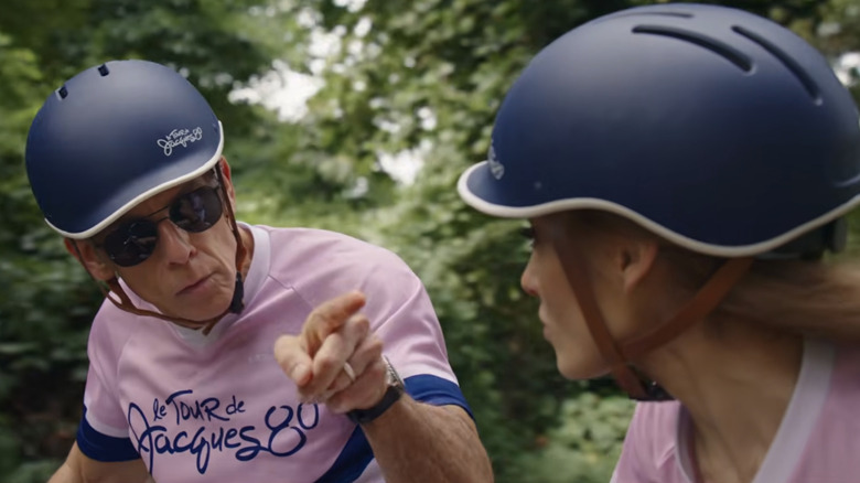 ग्रेग फॉकर-सासऱ्यामध्ये ऑलिव्हियाची चौकशी करत आहे