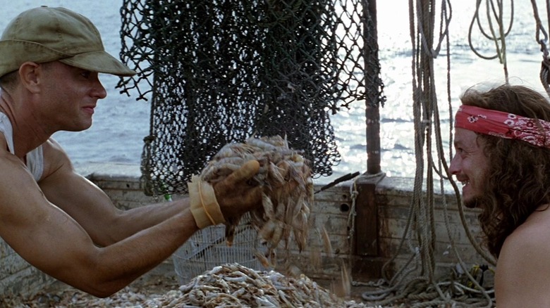 Forrest holds up a whole lot of shrimp in Forrest Gump