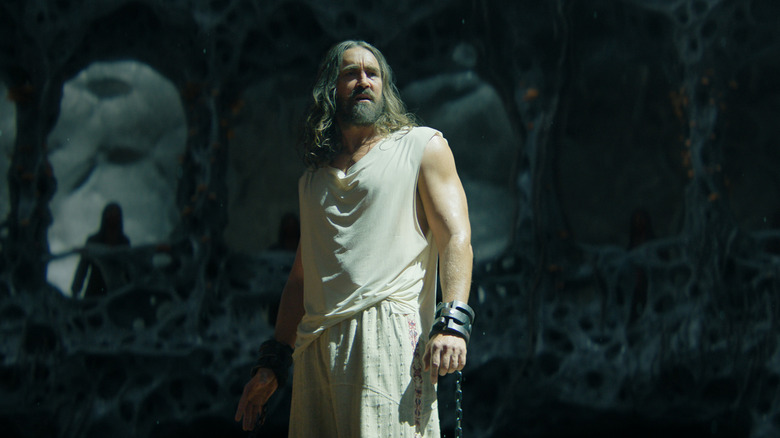 அறக்கட்டளையில் சங்கிலியில் இருக்கும்போது பிரதர் டே வெறுக்கப்படுகிறார்