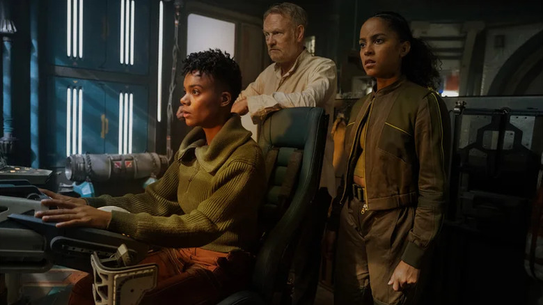 ஹாரியும் காலும் அறக்கட்டளையில் நின்று பார்க்கும் போது கப்பலை ஓட்டிச் செல்லும் சால்வர்