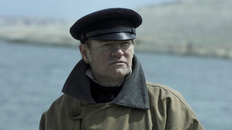 Jared Harris as Captain Francis Crozier wearing a hat in The Terror