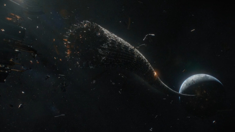 Um elevador espacial orbital é destruído no espaço na primeira temporada da Fundação