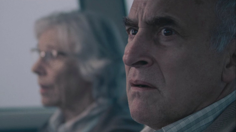 Frances Sternhagen as Irene Rappel and Jeffrey DeMunn as Dan Miller in The Mist