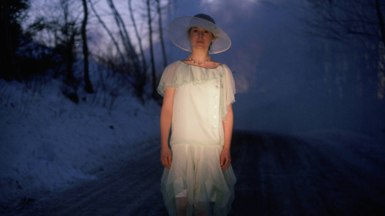 Ghost Story krige in snowy road