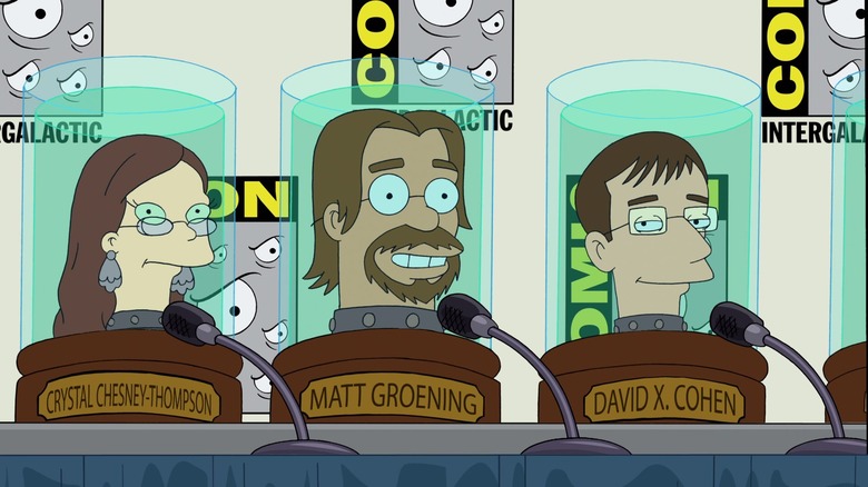 Las cabezas cortadas de Crystal Chesney Thompson, Matt Groening y David X. Cohen, viviendo en frascos, en Futurama