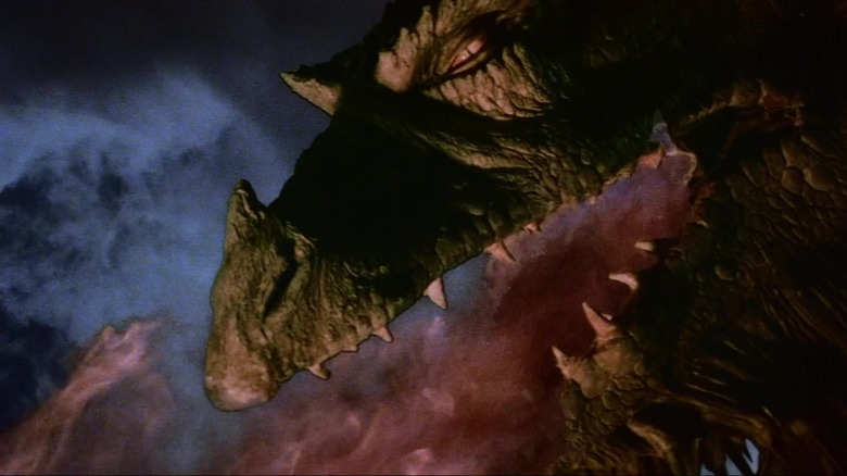 Vermithrax Pejorative attacking an enemy in Dragonslayer