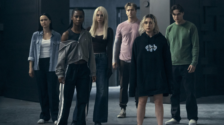 London Thor as Jordan Li, Keeya King as Annabeth Moreau, Maddie Phillips as Cate Dunlap, Stephen Kalyn as Greg, Lizze Broadway as Emma Meyer, and Asa Germann as Sam preparing for a fight in Gen V