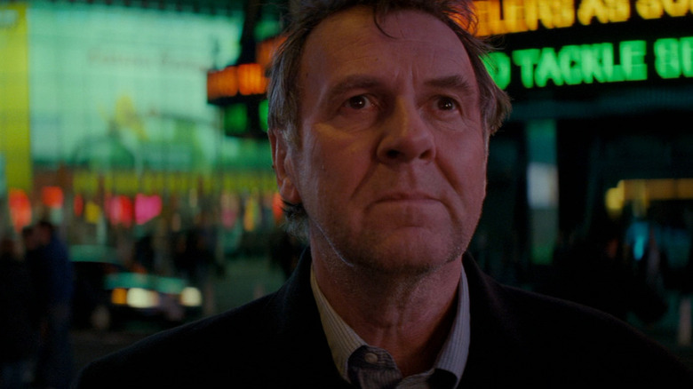 Tom Wilkenson in the role of Arthur is looking at Michael Clayton
