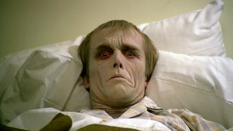 Roger reanimates after dying in Dawn of the Dead