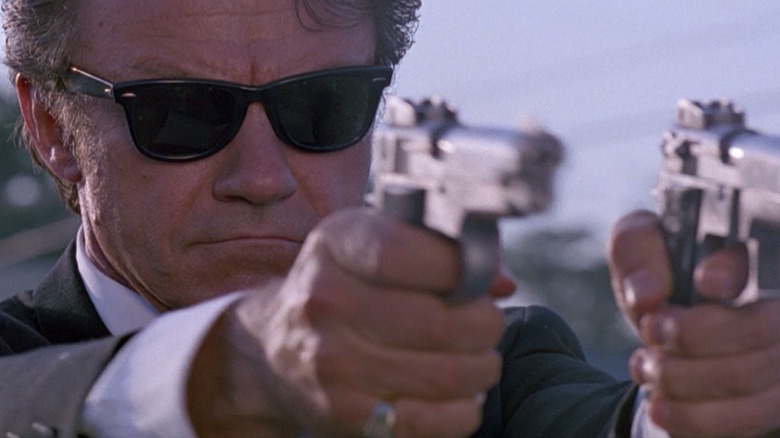 Reservoir Dogs Mr White dual wielding handguns