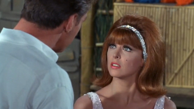 Ginger (Tina Louise) talking to the Professor (Russell Johnson) on Gilligan's Island