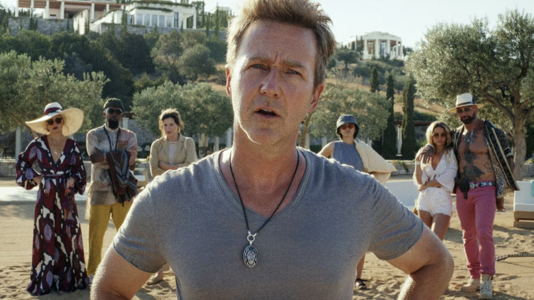 Edward Norton in Glass Onion: A Knives Out Mystery