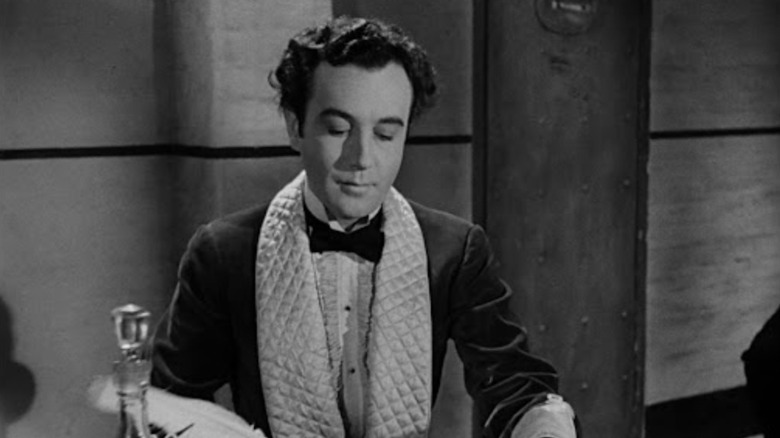 లూయిస్ మజ్జినీ కైండ్ హార్ట్స్ మరియు కరోనెట్స్‌లో ఉరిశిక్ష కోసం ఎదురుచూస్తున్నప్పుడు తన జ్ఞాపకాలను వ్రాస్తాడు