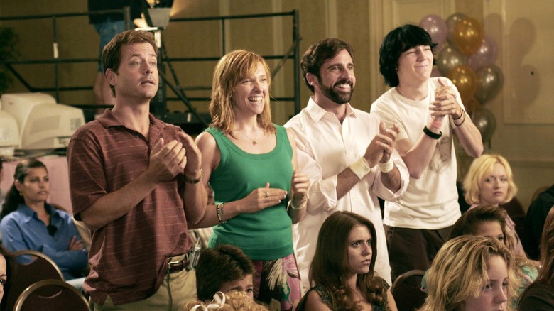 Greg Kinnear, Toni Colette, Steve Carrell, and Paul Dano in Little Miss Sunshine