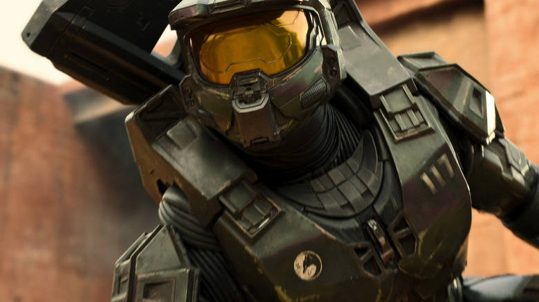 Master Chief running into battle in Halo