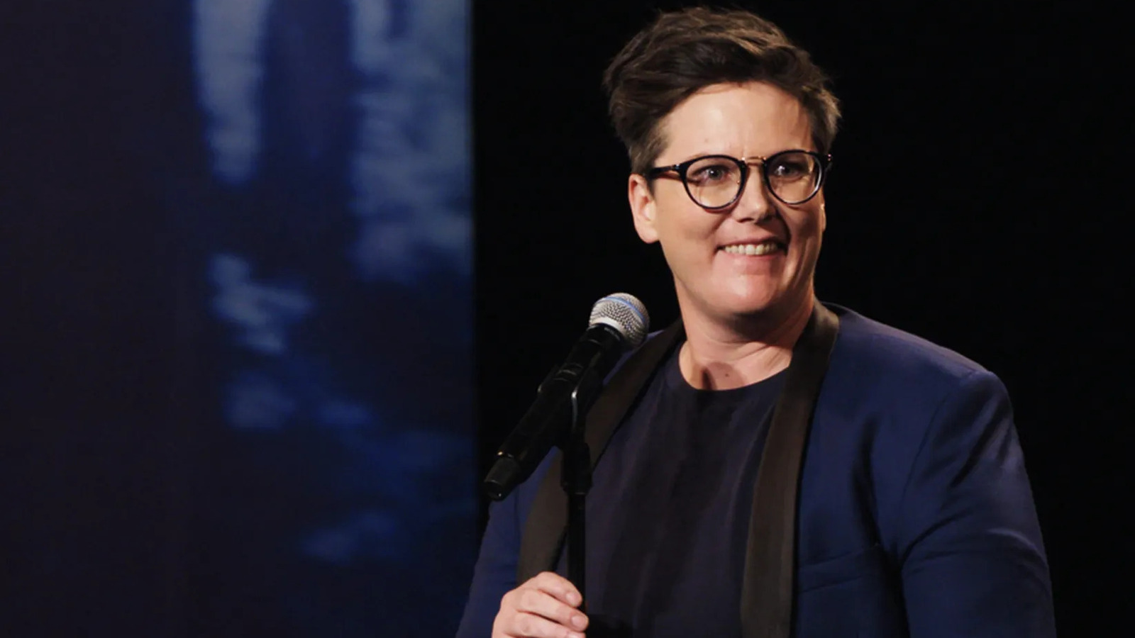 Hannah Gadsby has signed a new deal with Netflix to hopefully change the 'notoriously transphobic industry'